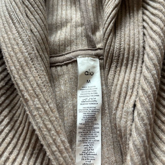 ALO Yoga Muse Ribbed Crop Top Hoodie Women’s Size Medium In Beige - Picture 9 of 9